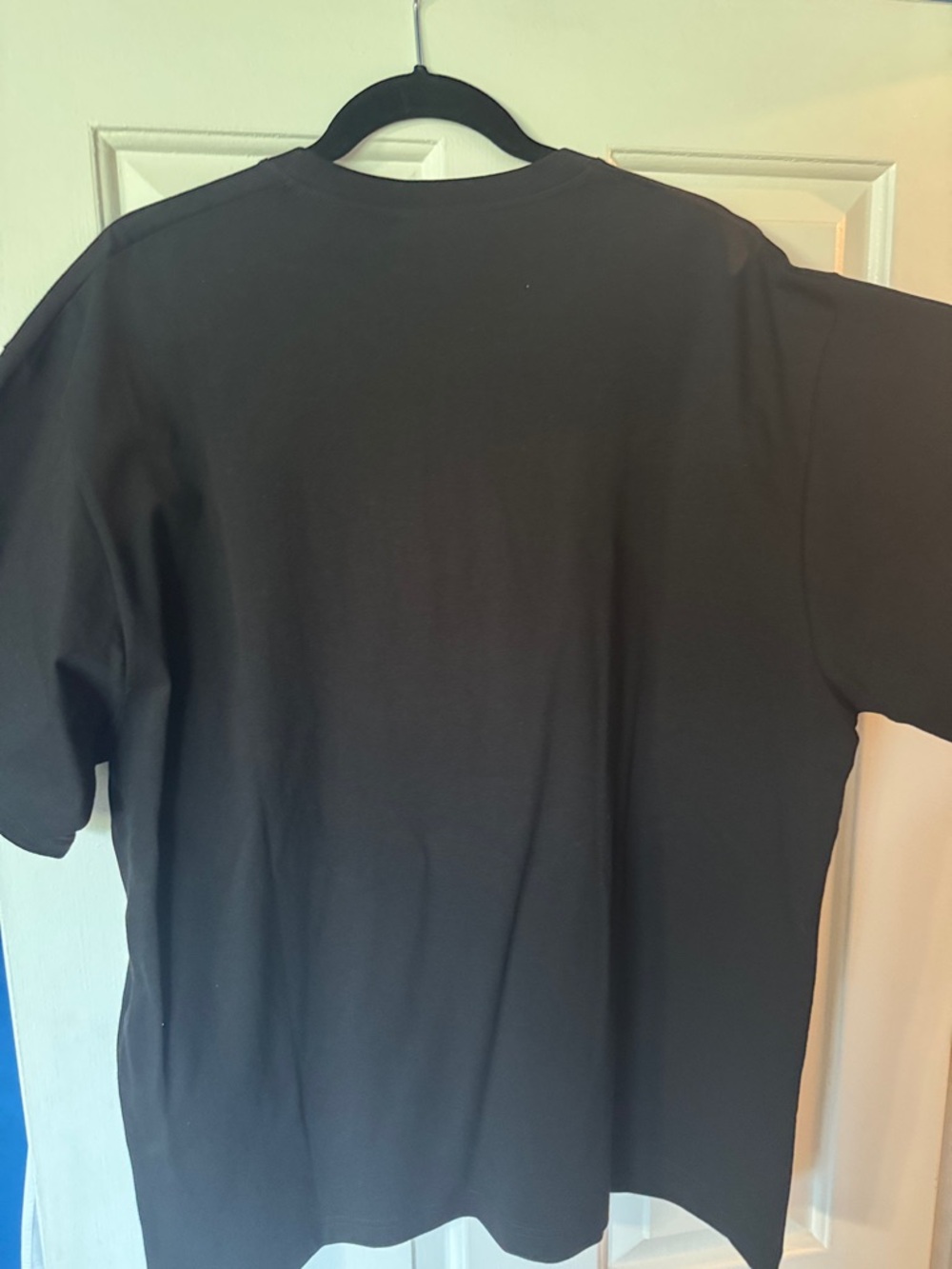 Gucci Black Tee with Crystal Logo Detail - Picture 7 of 7